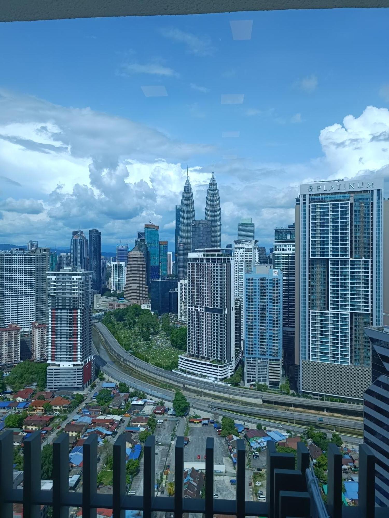 Apartamento Cl 29A Insta Klcc View & Infinity Pool Kuala Lumpur Exterior foto